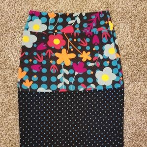 🌸BNWOT Lularoe medium cassie😍💙🌻